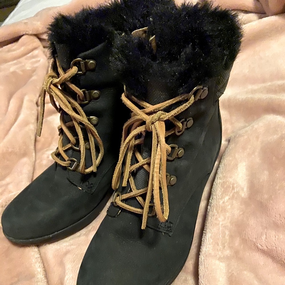 SPERRY fur lined boots